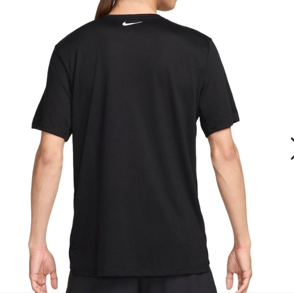 NWT Nike Rise 365 Run Energy Running T-shirt Prefontaine Track Sz. M - Picture 2 of 7